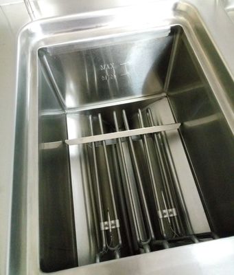 2L-6L容量 低温揚げ技術用の商業用真空揚げ機