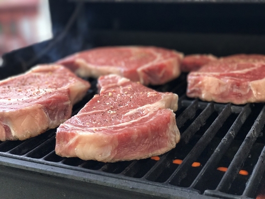 産業用自動3D冷凍肉機 500kg 3kw 安定した切断のための低騒音設計
