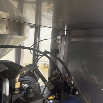 スタッドレスタイヤのソーセージ 垂直単管液圧化粧機